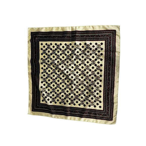 Lasies Equestrain Scarf with Stirrups and Leathers 22x22 - Picture 3 of 8